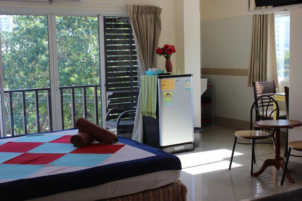Dacha Beach Aparthotel Pattaya Exterior foto